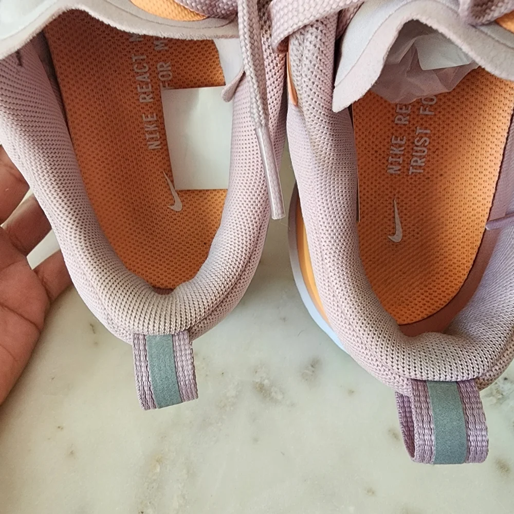 Nike Womens React Miler Running Shoe Cw1778-602 Size 6 Champagne/White/Orange